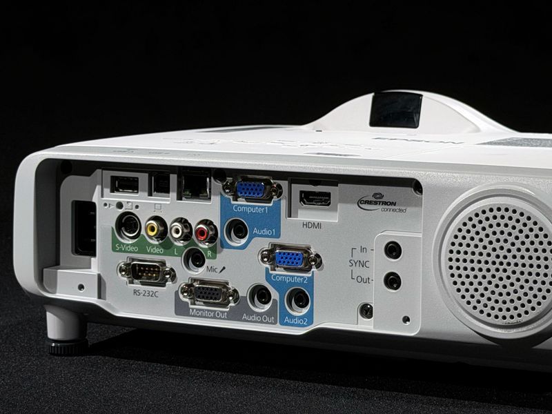 Proiector Epson BrightLink 536Wi (V11H670022) &mdash; folosit, 338 de ore de funcționare V11H670022 foto