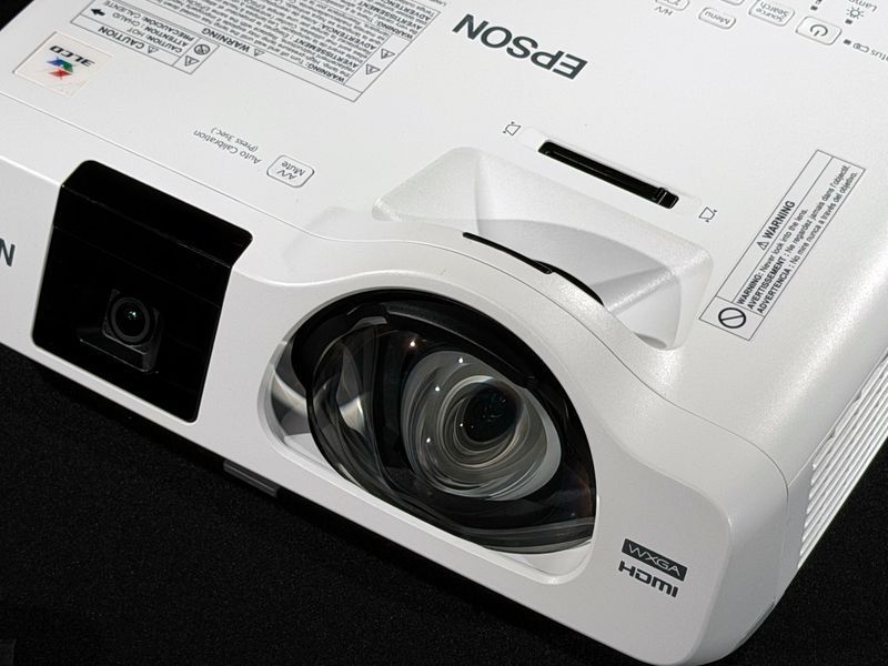 Proiector Epson BrightLink 536Wi (V11H670022) &mdash; folosit, 338 de ore de funcționare V11H670022 foto