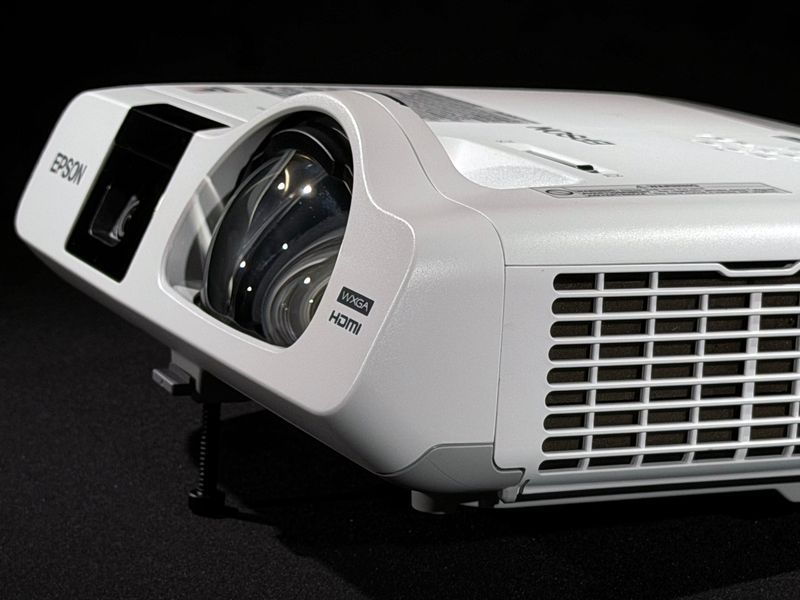 Proiector Epson BrightLink 536Wi (V11H670022) &mdash; folosit, 338 de ore de funcționare V11H670022 foto