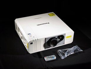 Projektor Panasonic PT-RZ570 White (Używany) 2674 godzin pracy