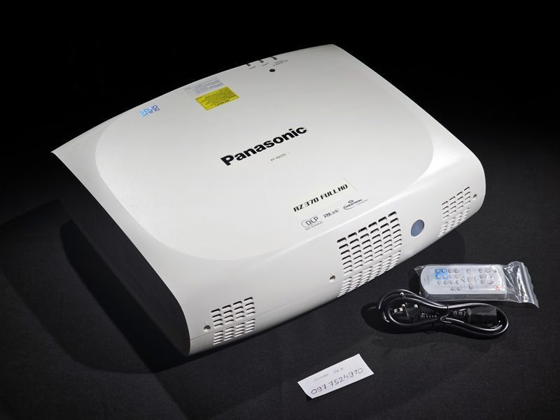 Projektor Panasonic PT-RZ370U &mdash; używany, 26530 godz. pracy