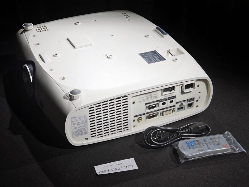 Projektor Panasonic PT-RZ370U &mdash; używany, 26530 godz. pracy