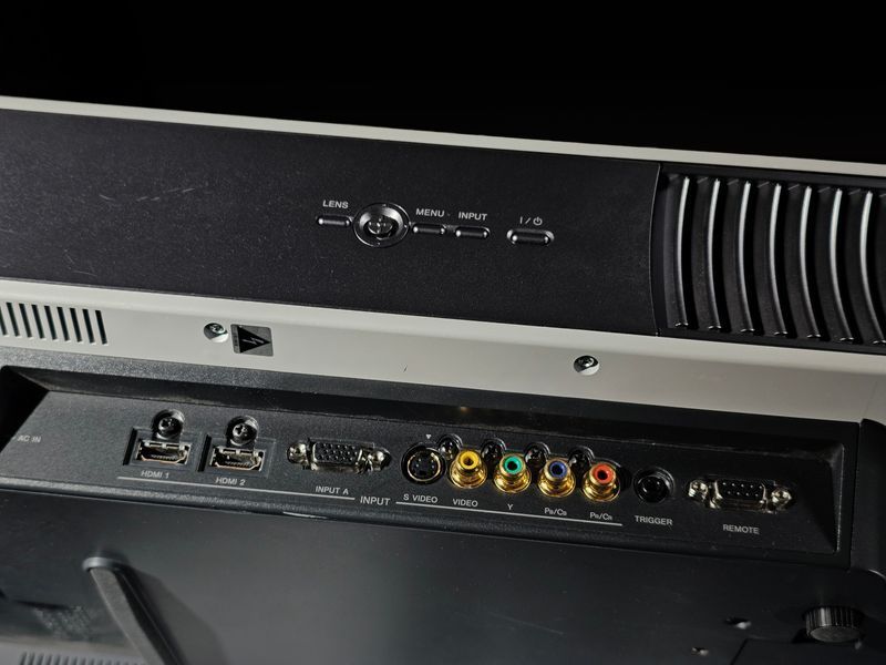 Projektor Sony VPL-VW50 &mdash; używany, 1221 godz. pracy