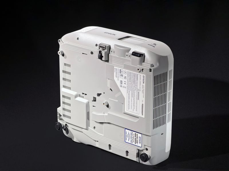 Проектор Epson PowerLite EB-990U &mdash; б/у, 4086 часов наработки PowerLite EB-990U фото