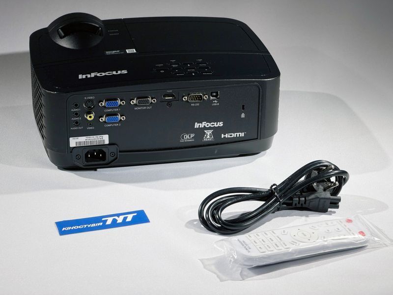 Proiector InFocus IN119HDx &mdash; folosit, 4612 h de funcționare IN119HDx foto