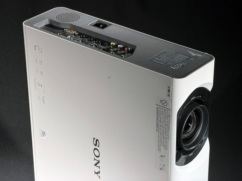 Proiector Sony VPL-CH370 &mdash; folosit, 390 h de funcționare VPLCH370 foto