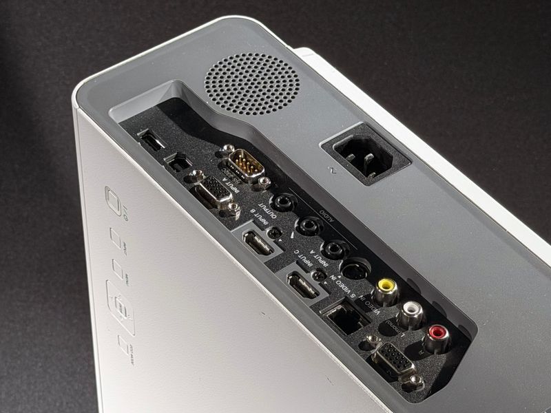 Proiector Sony VPL-CH370 &mdash; folosit, 390 h de funcționare VPLCH370 foto