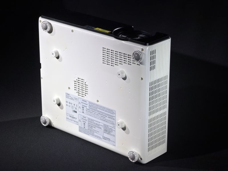 Canon LX-MU500Z projector &mdash; used, 14619 hours of operation