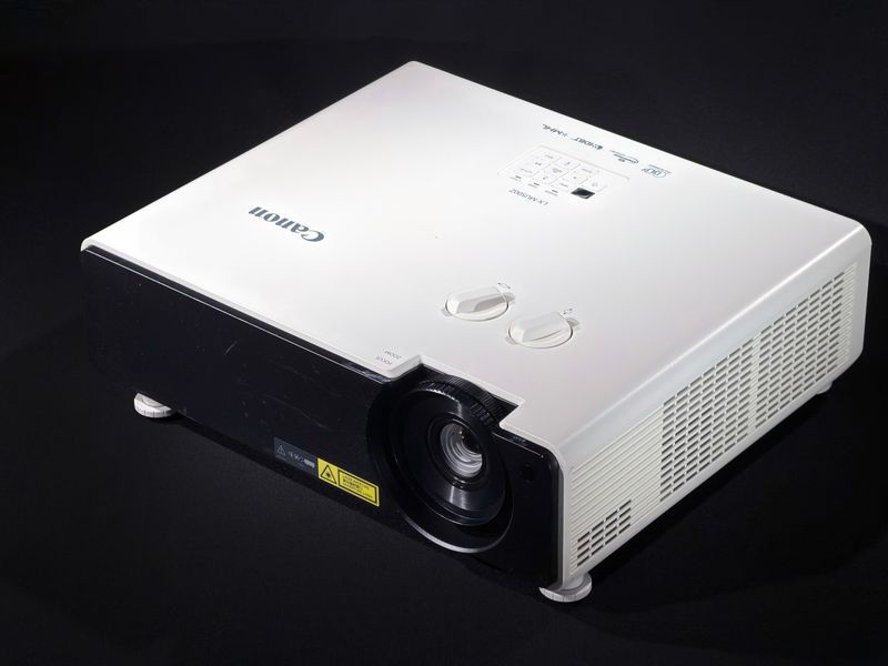 Canon LX-MU500Z projector &mdash; used, 14619 hours of operation