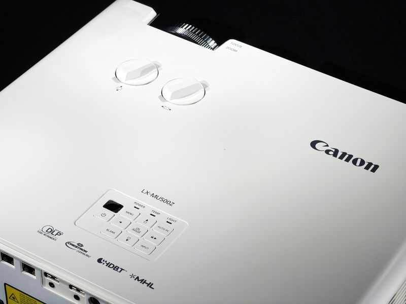 Canon LX-MU500Z projector &mdash; used, 14619 hours of operation