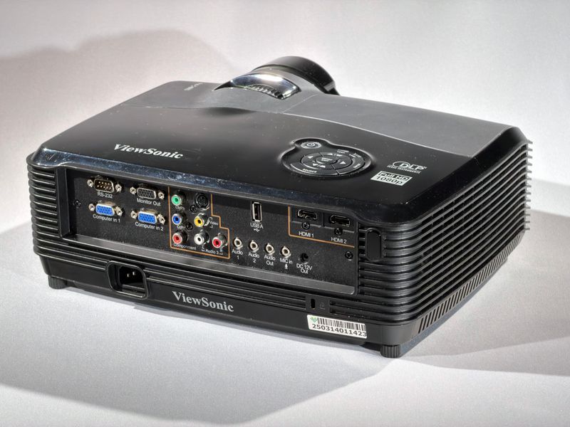 ViewSonic Pro8300 (VS13648) projector &mdash; used, 87 hours of operation