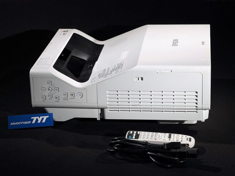 Epson BrightLink EB-725Wi (V11H998040) projector &mdash; used, 2526 h of operation