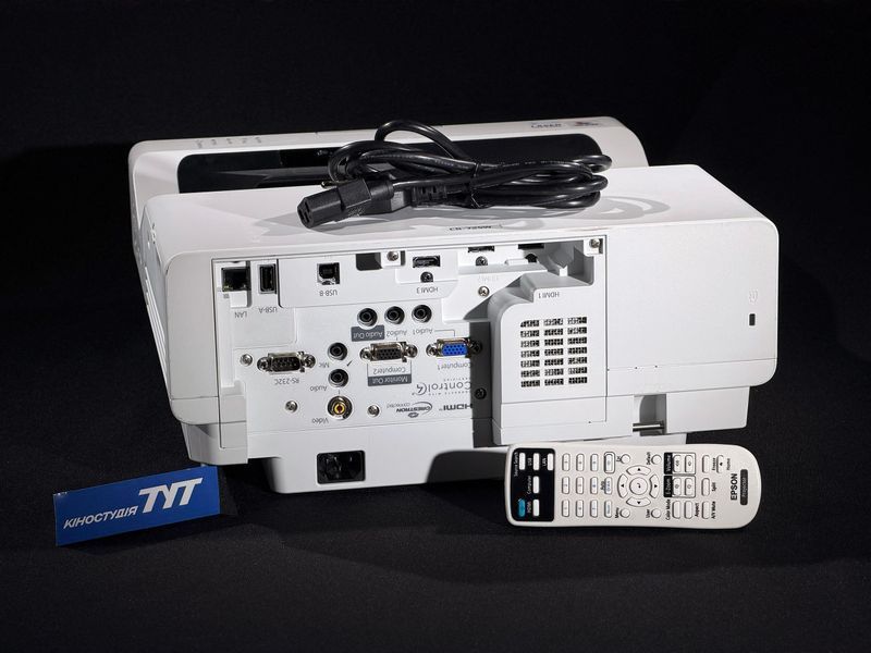 Epson BrightLink EB-725Wi (V11H998040) projector &mdash; used, 2526 h of operation