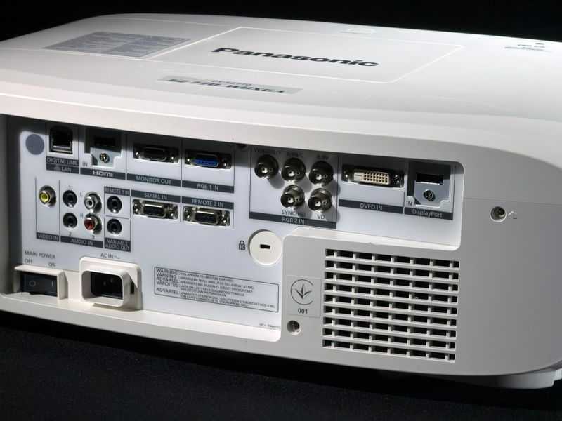 Projektor Panasonic PT-EZ770 &mdash; używany, 2731 godzin pracy