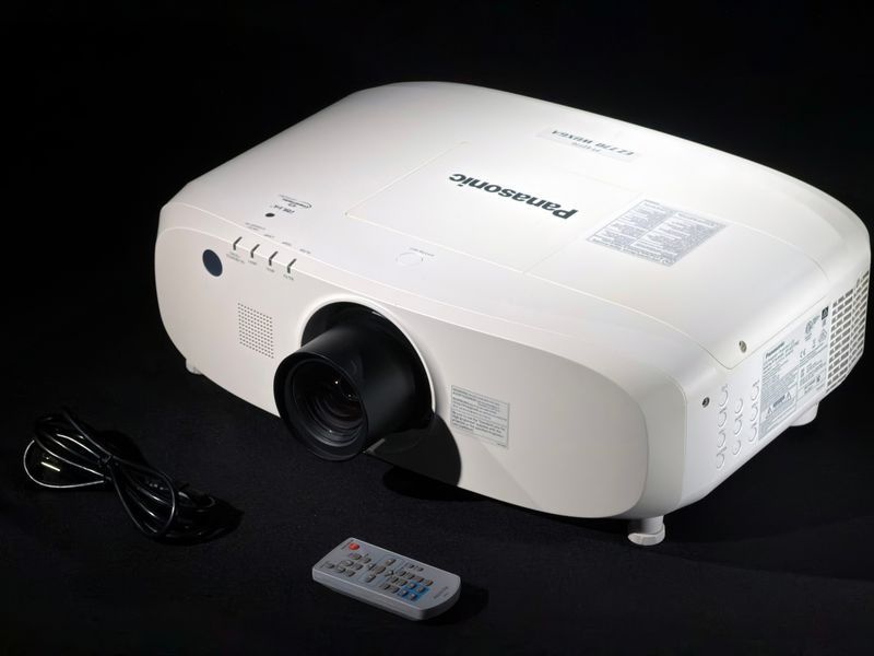 Projektor Panasonic PT-EZ770 &mdash; używany, 2731 godzin pracy