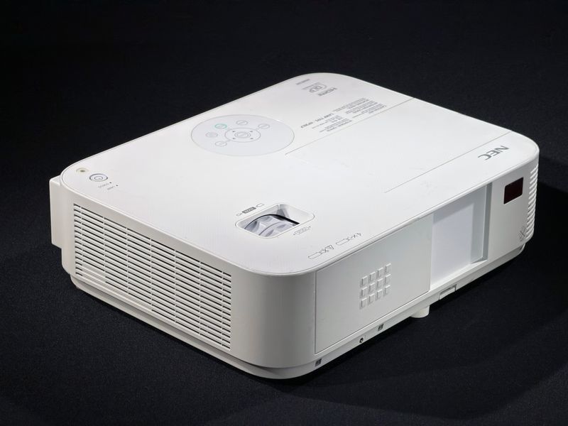 NEC NP-M403H projector &mdash; used, 2923 hours of operation