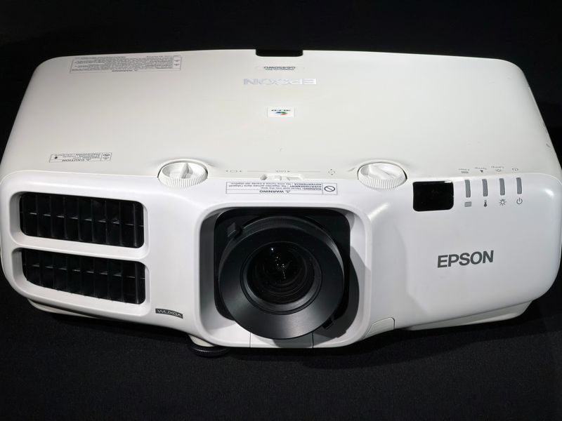 Проектор Epson PowerLite Pro G6450WU &mdash; б/у, 1684 часа наработки V11H535020 фото