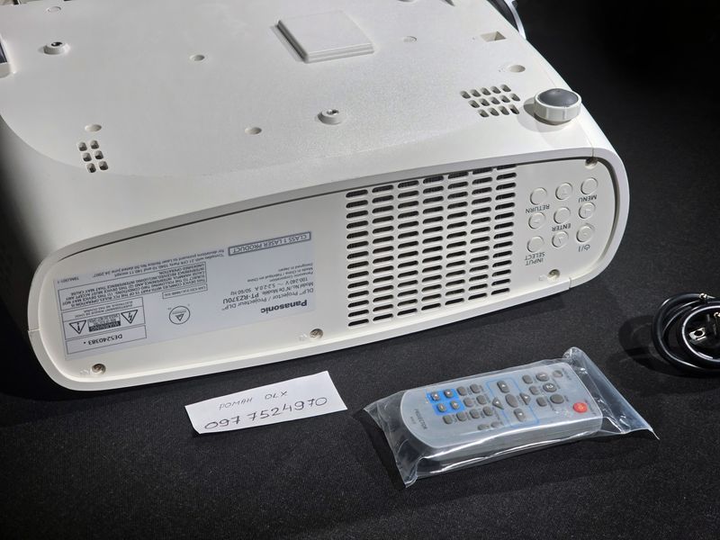 Проектор Panasonic PT-RZ470UW (DE5310011) &mdash; б/у, 12998 часов наработки PT-RZ470UW фото