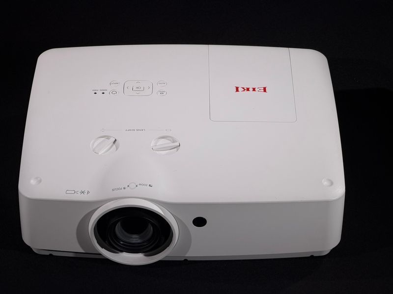 Проектор EIKI EK-308U &mdash; б/у, 1 час наработки EK-308U фото