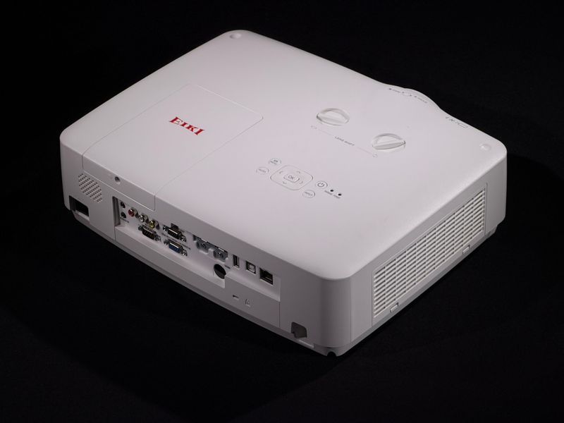 Проектор EIKI EK-308U &mdash; б/у, 1 час наработки EK-308U фото
