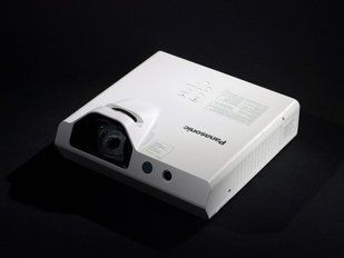 Projektor Panasonic PT-TW351R &mdash; używany, 355 godzin pracy