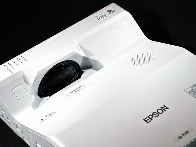 Проектор Epson EB-760W &mdash; б/у, 1806 часов наработки EB-760W фото