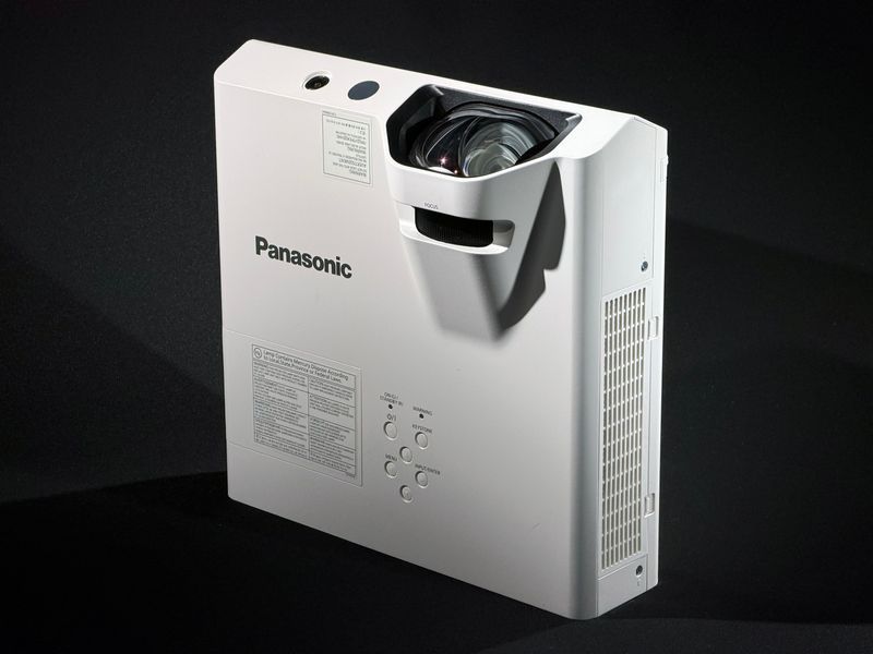 Projektor Panasonic PT-TW351R &mdash; używany, 355 godzin pracy