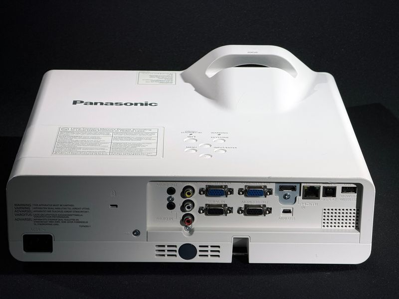 Projektor Panasonic PT-TW351R &mdash; używany, 355 godzin pracy