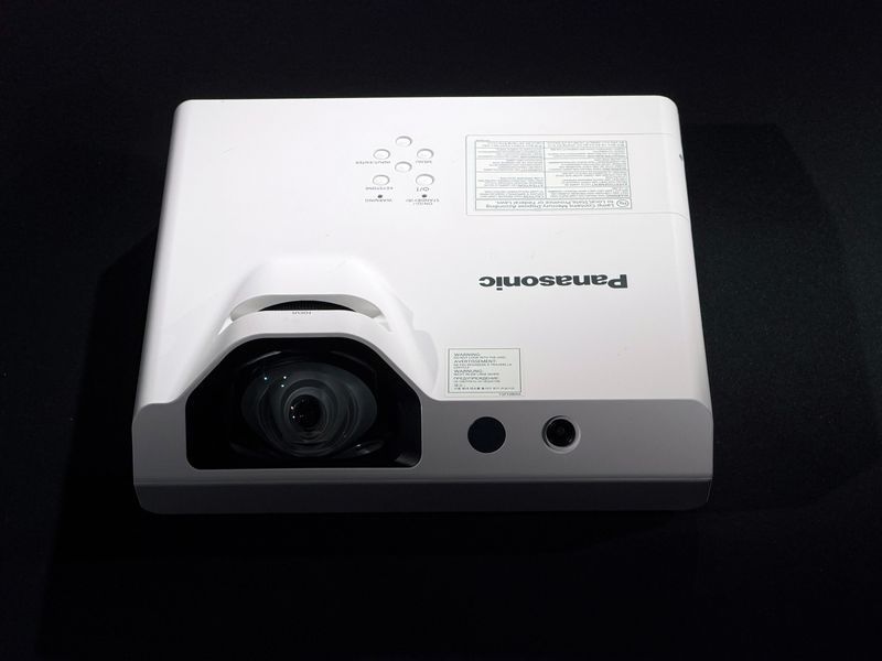 Projektor Panasonic PT-TW351R &mdash; używany, 355 godzin pracy
