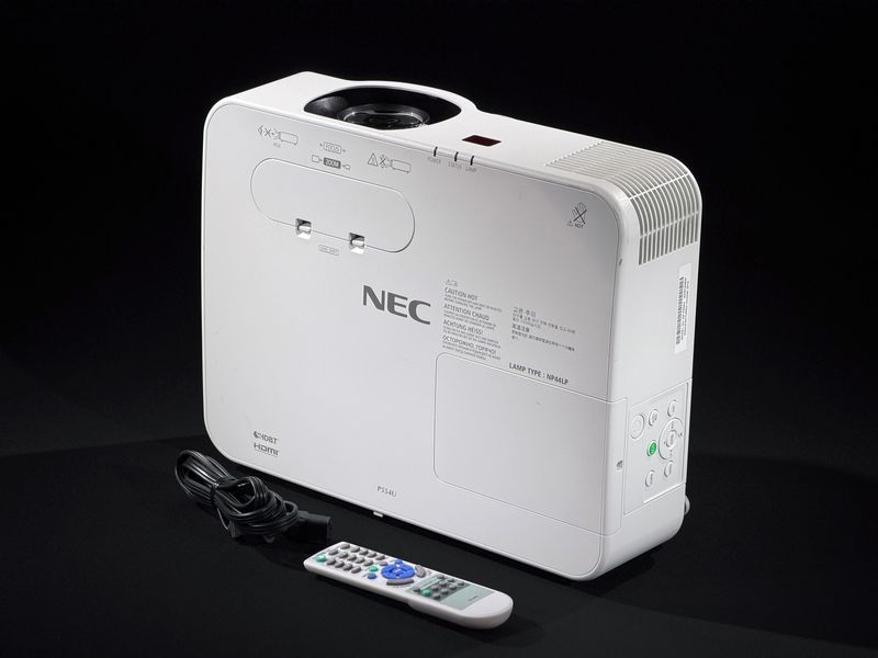 Проектор NEC NP-P554U &mdash; б/у, 3688 ч наработки NP-P554U фото